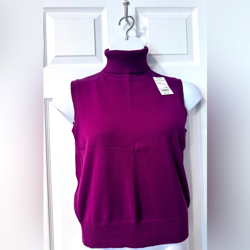 NWT St John’s Bay sleeveless turtleneck, maroon